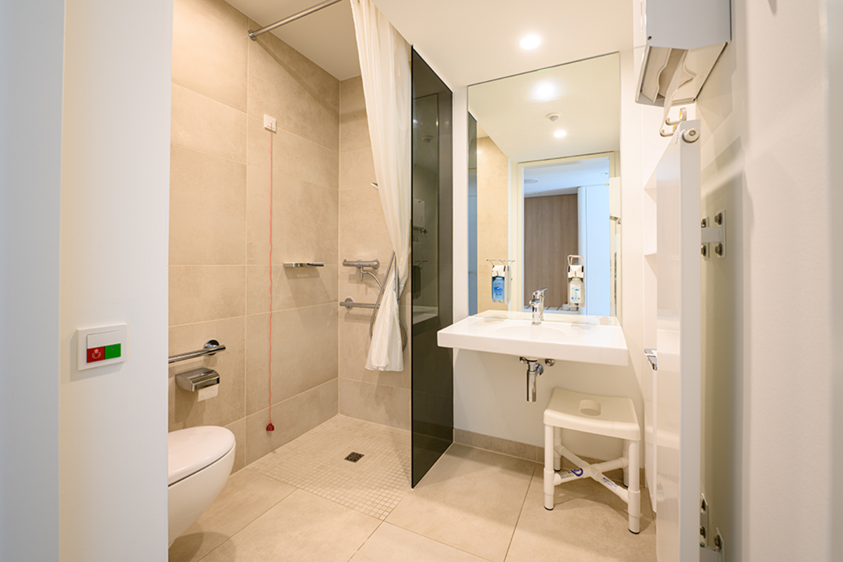 UKM Geburtshilfe | Geburtsstation | Badezimmer